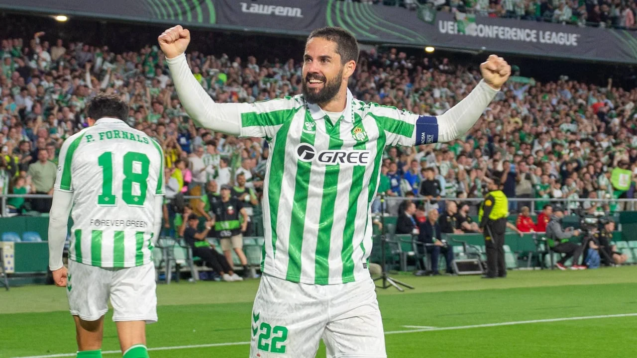 El Betis golea 5-2 a Osasuna con doblete de Isco y sube a la tercera plaza de LaLiga