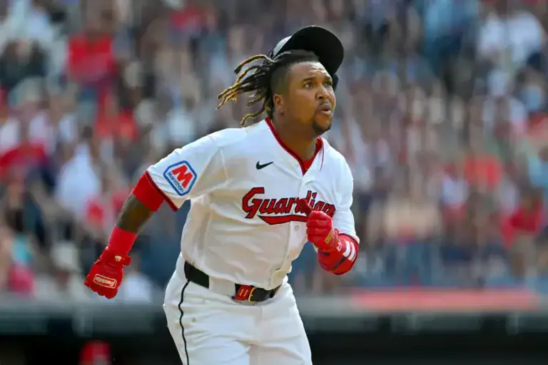 Los Guardianes redondean la remontada y avanzan a la Serie de Campeonato de la Liga Americana